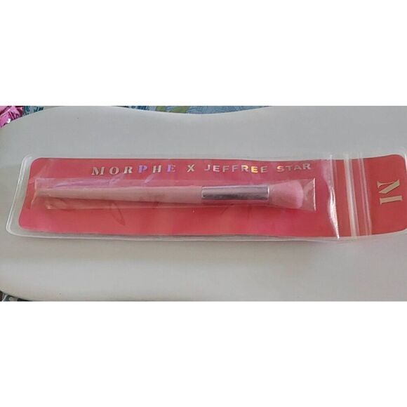 New~Jeffree Star Morphe JS3 Iconic Contour Makeup Brush~Sealed in Package - Picture 1 of 3